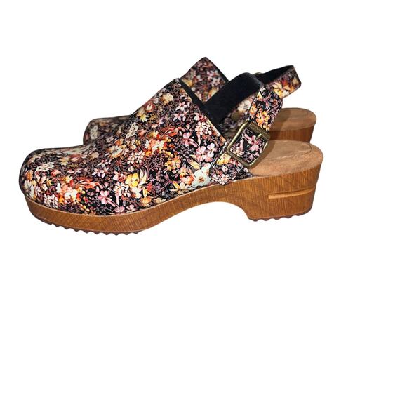 White Mountain 10 M leather uppers black floral platform adj back strap clog - Picture 2 of 10